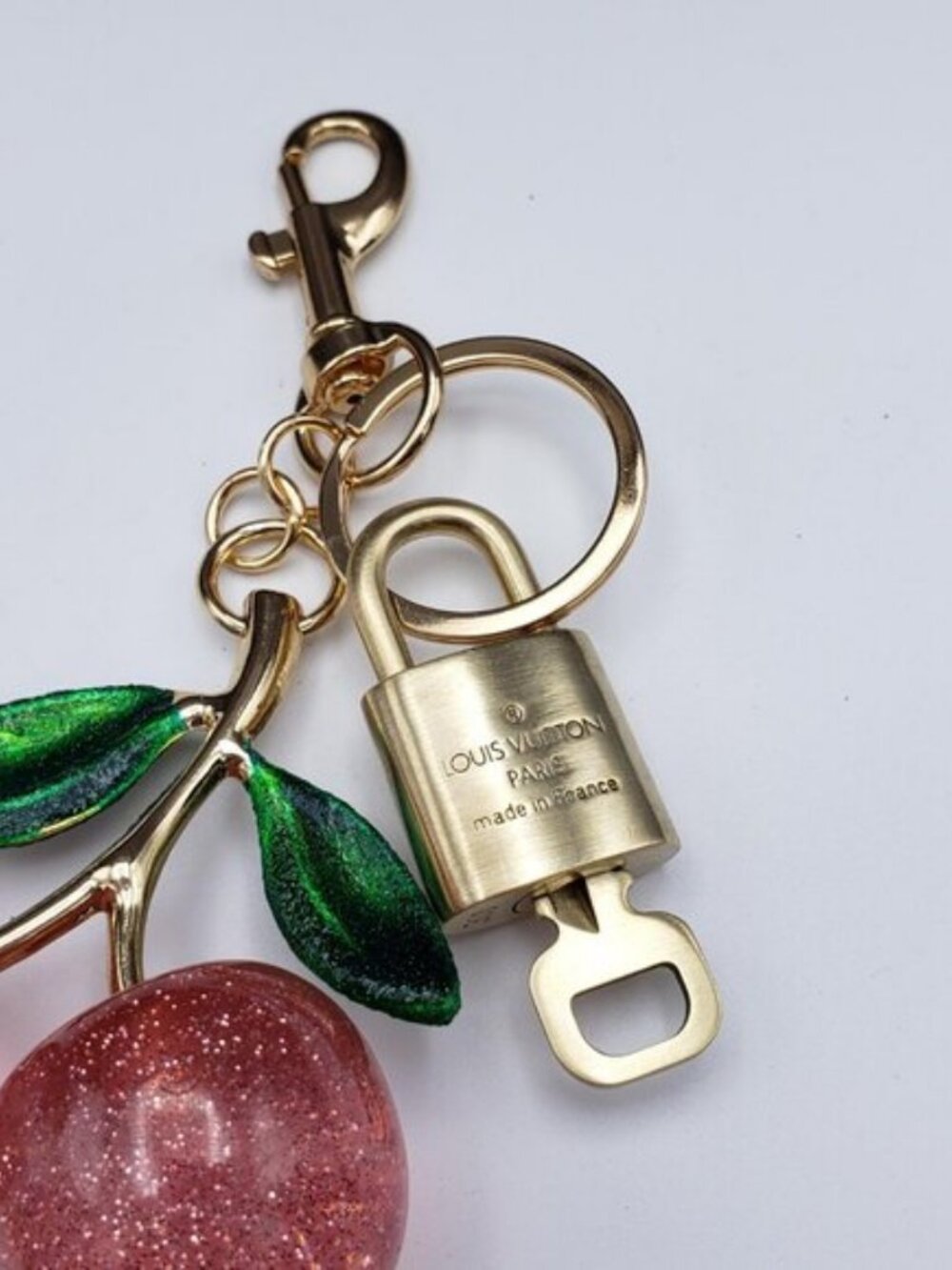 LV Gold Padlock & Key 🔒 Authentic Louis Vuitton Bag Unbranded Apple Charm - Picture 6 of 11